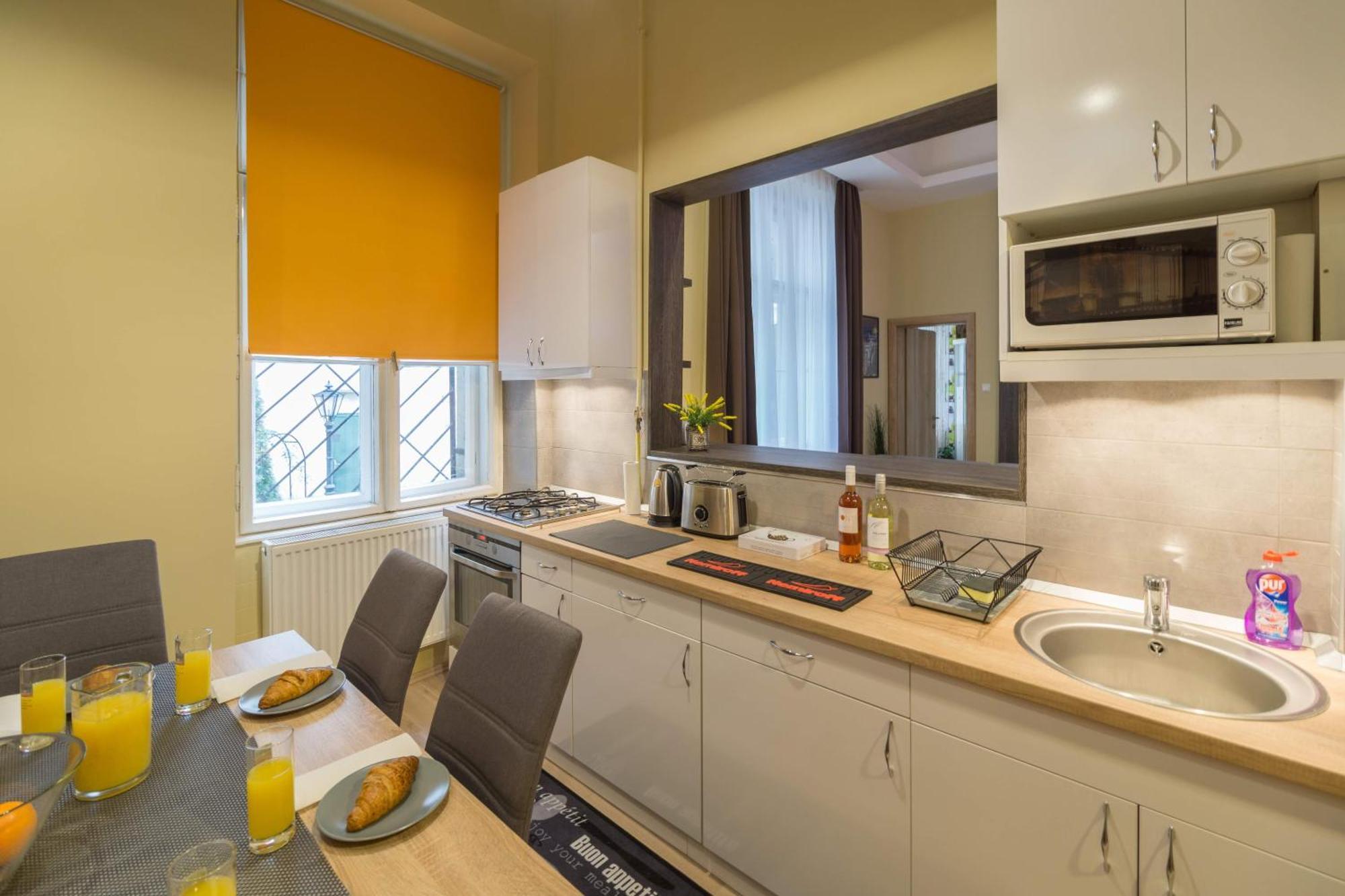 Exlcusive & City Central Located Suite By Prestige Homes بودابست المظهر الخارجي الصورة