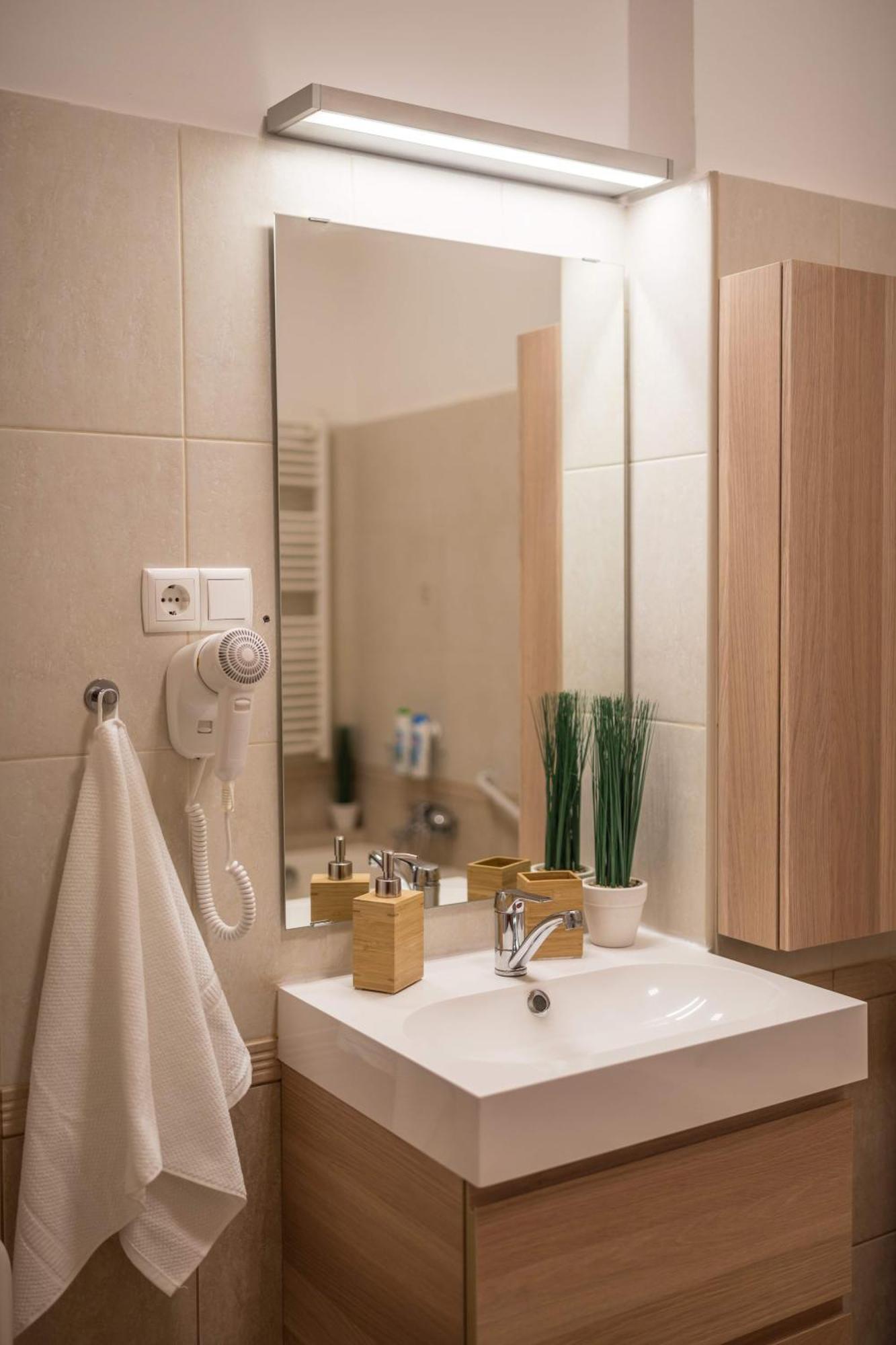 Exlcusive & City Central Located Suite By Prestige Homes بودابست المظهر الخارجي الصورة
